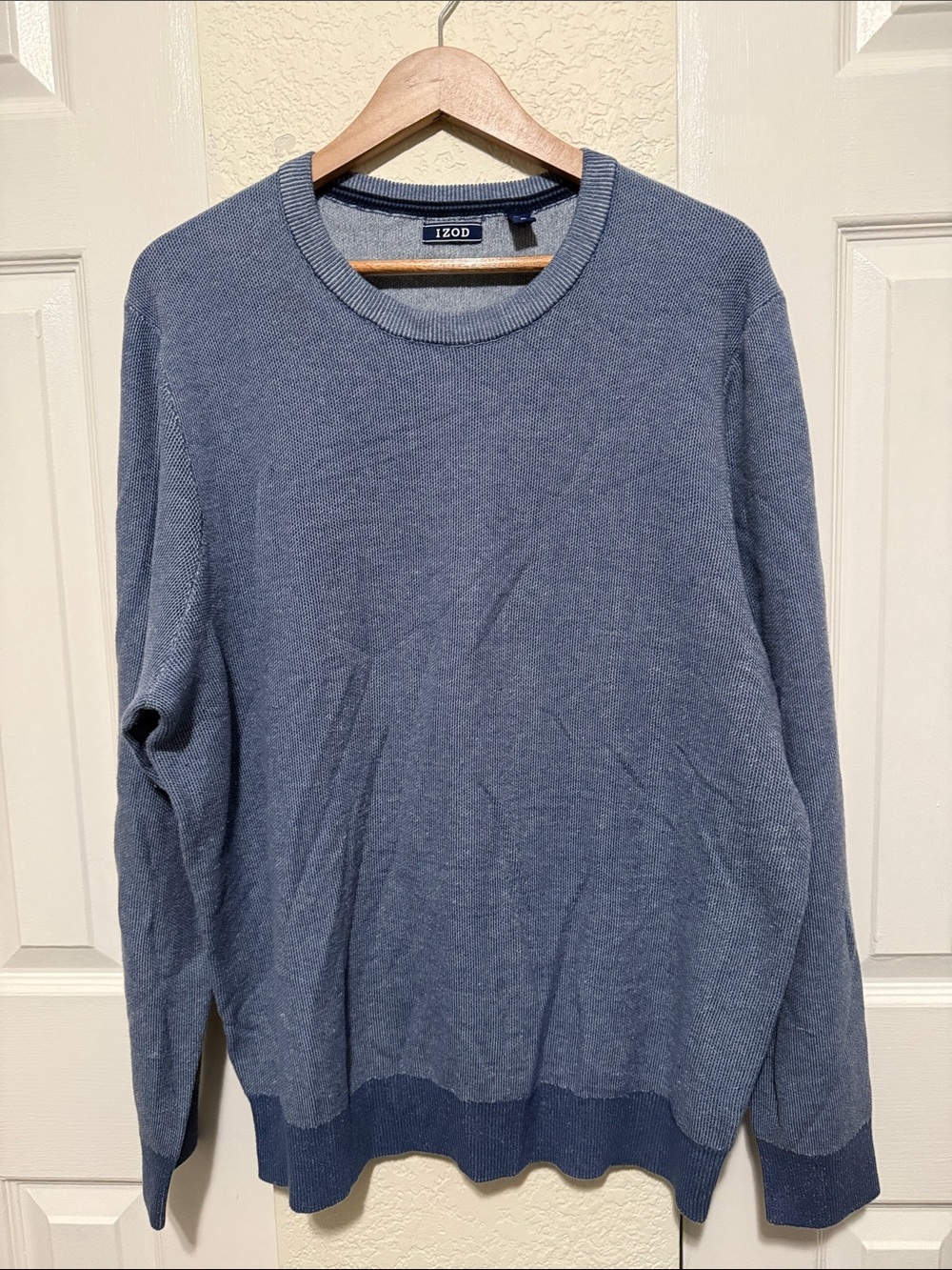 Izod Men's Dusty Blue Crewneck Sweater